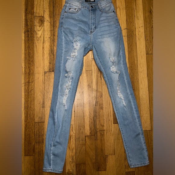 Fashion Nova Light Blue Skinny Jeans *Size3 - Picture 2 of 3